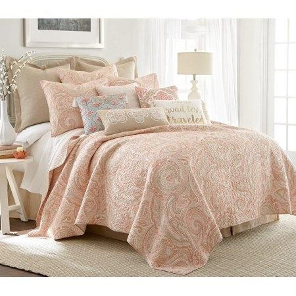 Levtex Spruce Paisley Reversible Full / Queen Shams Pair 20" X 26"
